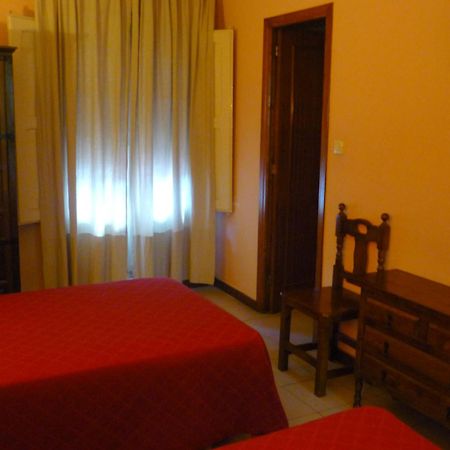 Hostal El Centro Huesca Zimmer foto